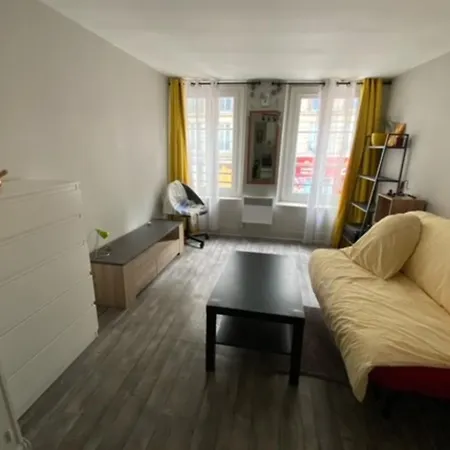 Small Studio For 2 Near Bercy アパート