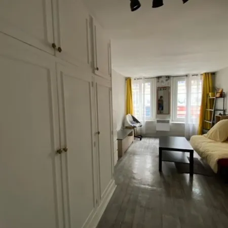 Small Studio For 2 Near Bercy アパート パリ