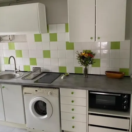 Small Studio For 2 Near Bercy *